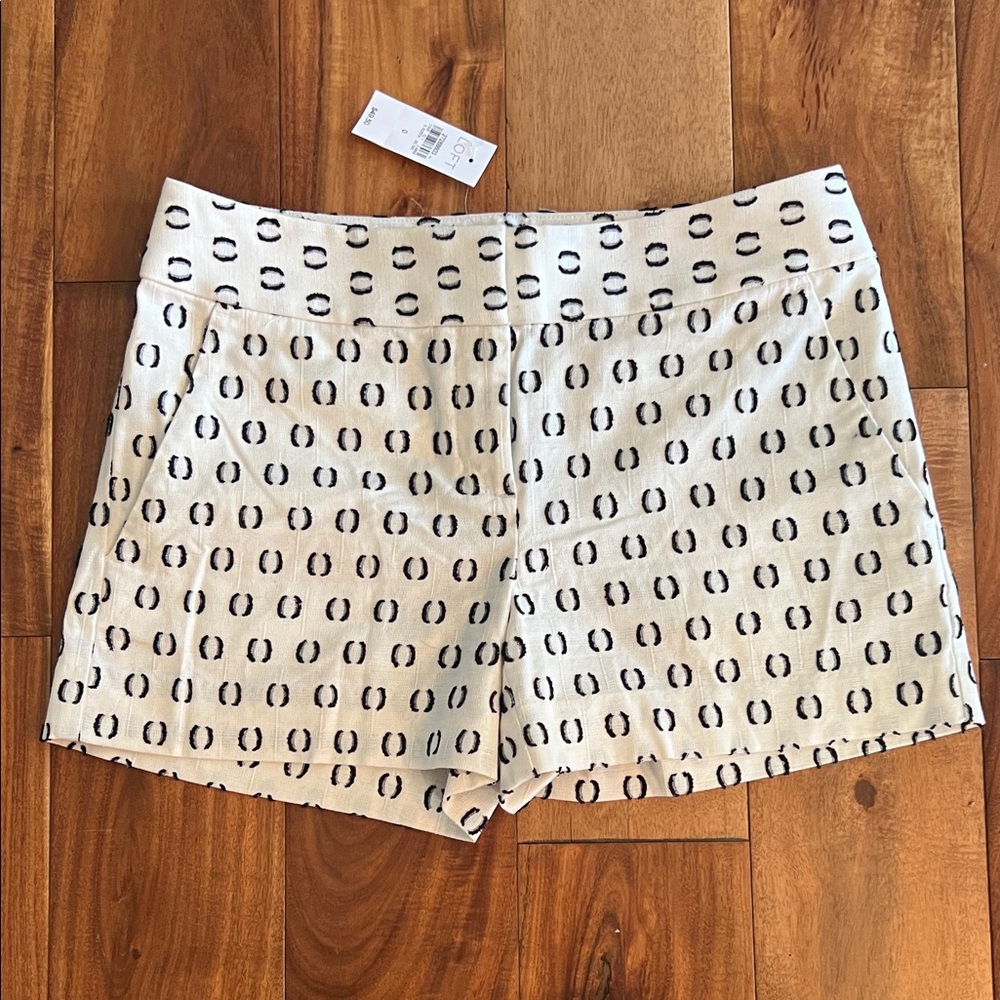 Loft Off White and Black Patterned Women Shorts size 0